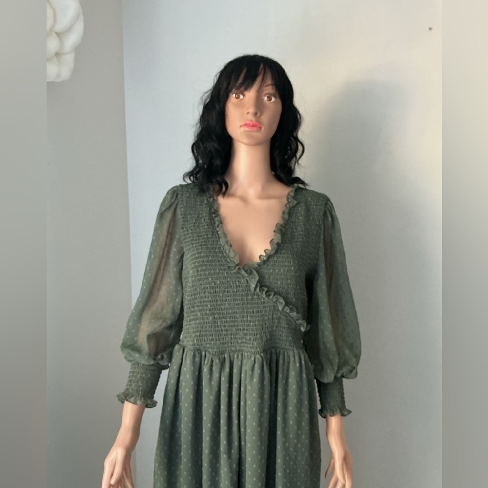 ASOS DESIGN Curve khaki midi dress with a relaxed fit. - Picture 5 of 15